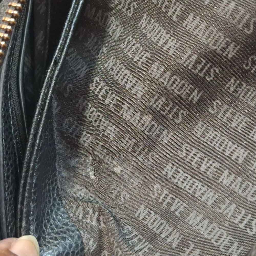 Crossbody - Picture 9 of 10